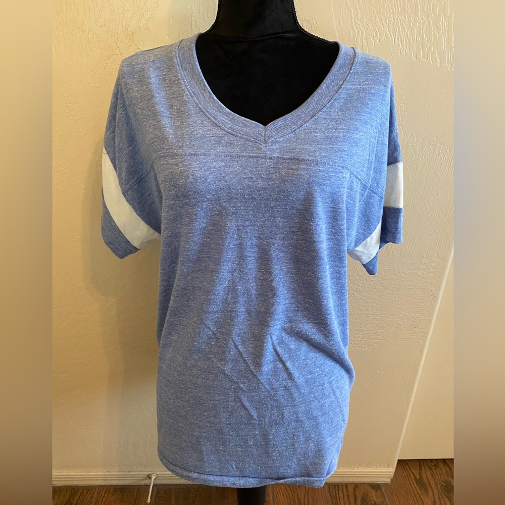 Athletic Style V Neck Tshirt Baby Blue Size Medium